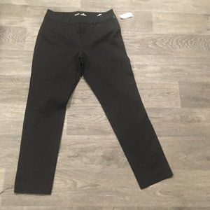 BRAND NEW OLD NAVY PIXIE HIGH RISE SIZE 6